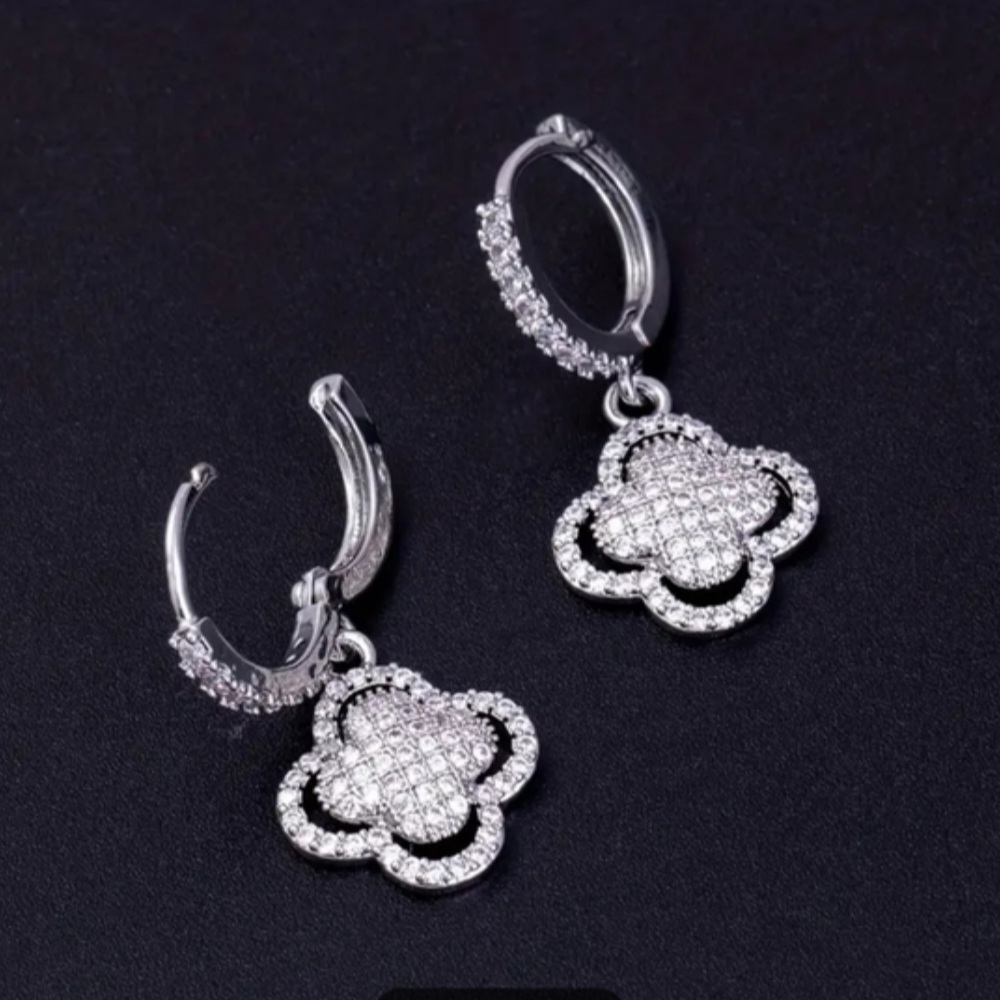 925 Sterling Silver Clover Dangle Earrings - Picture 5 of 6